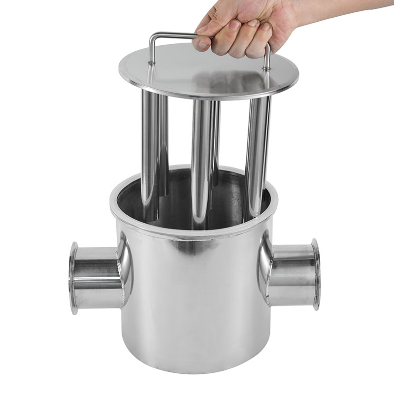 In-Line Liquid Magnetic Traps